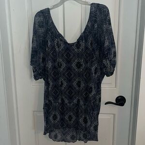 Pretty top - blue & green - long - a lot of cute features - 1 X - Croft & Barrow